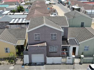 2 Bed House in Woodlands
