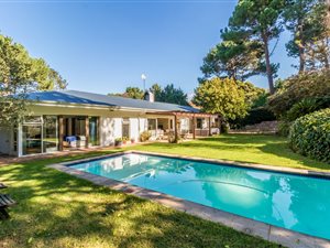 4 Bed House in Constantia