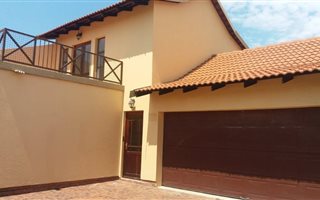 3 Bedroom Townhouse in Waterval East