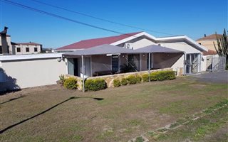 3 Bedroom House in Brandwood