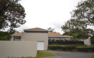 4 Bedroom Townhouse in Beverley Hills