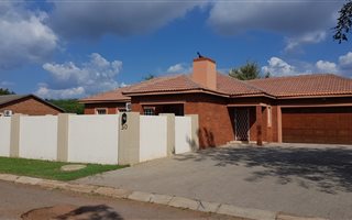 3 Bedroom Cluster in Lephalale (Ellisras)