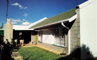 3 Bedroom Townhouse in Bergsig