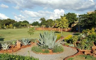1 ha Smallholding in Kenley