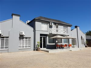 600 m² Commercial space in Alphen Park