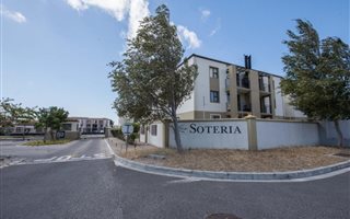 2 Bedroom Flat in Strand Central