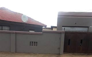 3 Bedroom House in Chiawelo