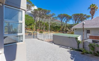 2 Bedroom Apartment in Vredehoek