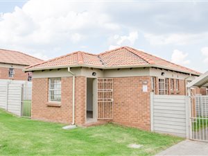 3 Bed House in Thatch Hill Estate