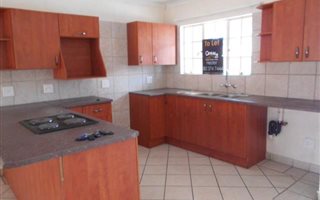 2 Bedroom House in Bo Dorp