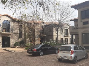 645 m² Office Space in Bryanston