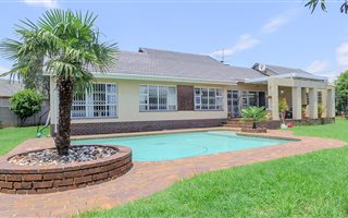 3 Bedroom House in Glenanda