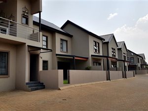 408 m² Land available in Redstone Country Estate