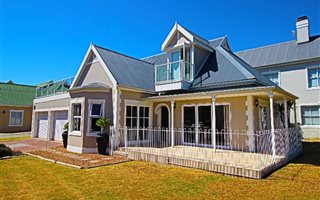 3 Bedroom House in Greenways