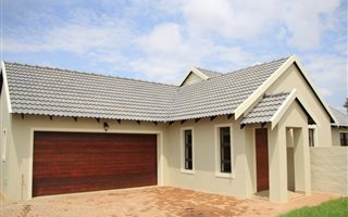 3 Bedroom House in Brooklands Lifestyle Estate