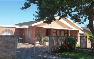 4 Bedroom House in Rowallan Park and surrounds