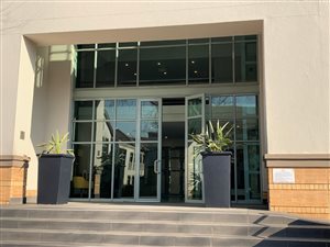 984 m² Office Space in Hillcrest
