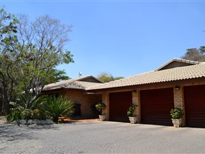 5 Bed House in Poortview