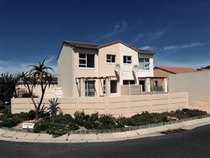 2 Bed Townhouse in Capricorn