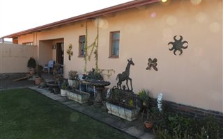 4 Bedroom House in Barry Hertzog Park