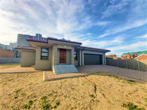 3 Bed Townhouse in Diaz Beach
