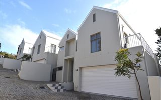 3 Bedroom House in Aurora