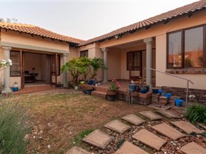 3 Bed House in Thornhill Estate
