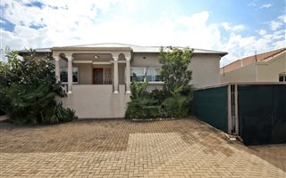 3 Bedroom House in Cyrildene