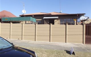 2 Bedroom House in Newlands