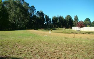 1204 m² Land available in Himeville