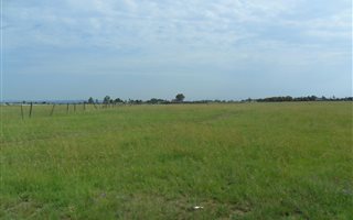 2.3 ha Farm in Boltonwold