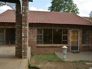 2 Bed Townhouse in Langenhoven Park