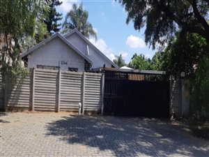 3 Bed Apartment in Rustenburg Central