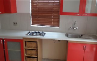 1 Bedroom Garden Cottage in Strand Central