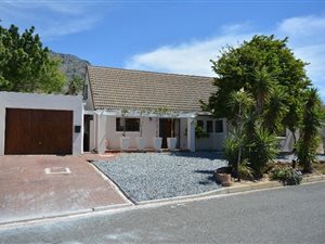 4 Bed House in Lakeside
