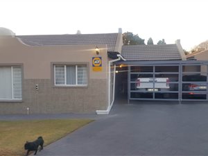 4 Bed House in Rooihuiskraal