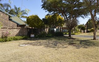 2 Bedroom Simplex in Eldoraigne