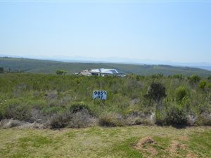 855 m² Land available in Plettenberg Bay