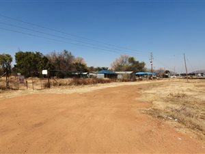2.1 ha Land available in Onderstepoort