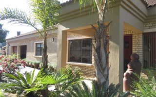 3 Bedroom House in Parkhill Gardens
