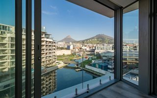 2 Bedroom Apartment in Foreshore