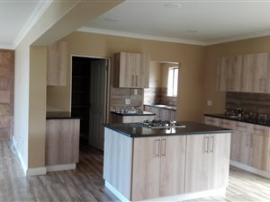 3 Bed House in Dana Bay