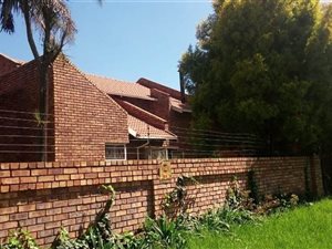 4 Bed House in Glen Marais