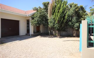 3 Bedroom House in De Rust