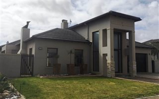 4 Bedroom House in Big Bay