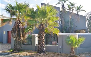 4 Bedroom House in West Beach
