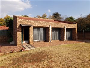 98 m² Commercial space in Garsfontein