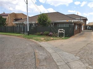 2 Bed Townhouse in Potchefstroom Central