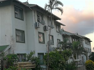 2 Bed Apartment in Bellair