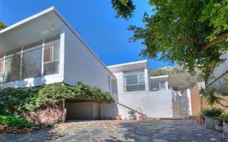 7 Bedroom House in Linksfield